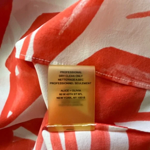 ALICE + OLIVIA Abstract Silk Sleeveless Top - Picture 5 of 6